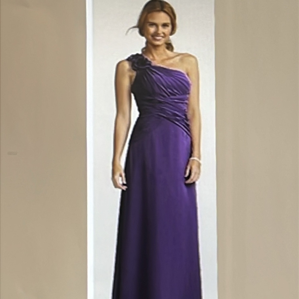 David’s Bridal Elegant Purple One-Shoulder Chiffon Gown XS 2-4